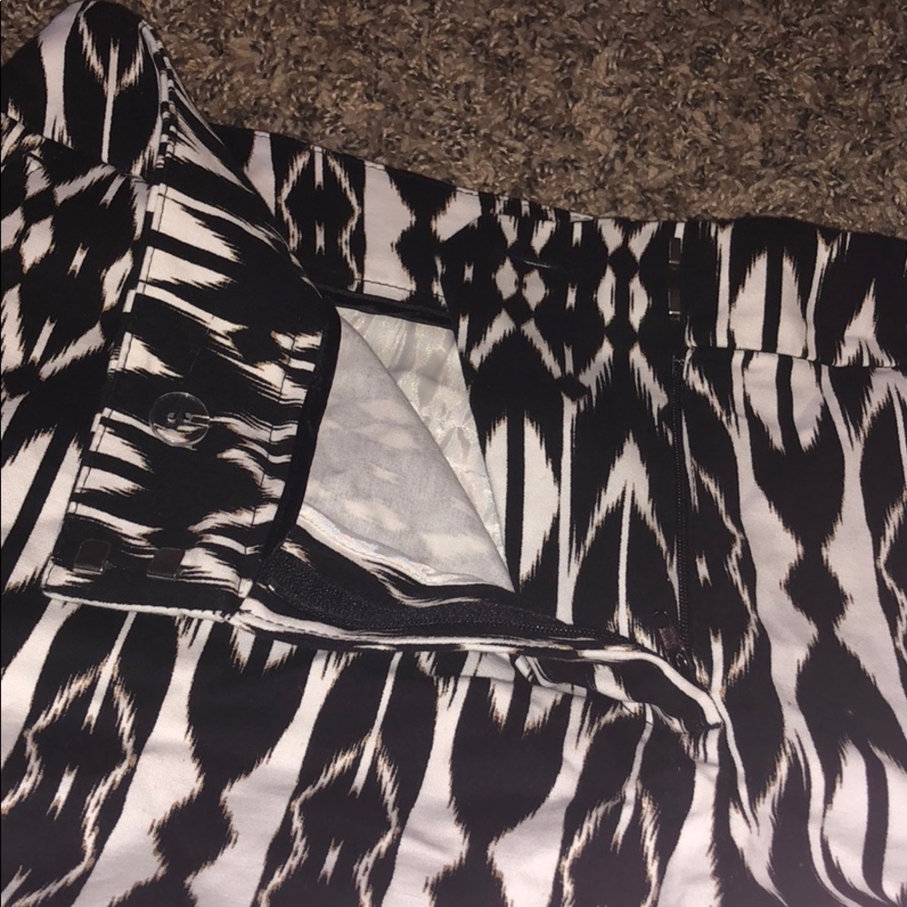 Shorts - Picture 2 of 3